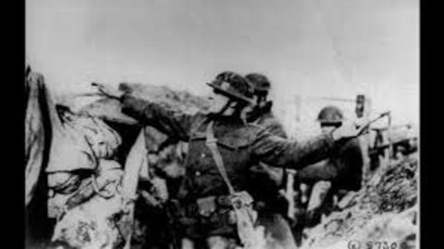 (US) First US Troops are Killed