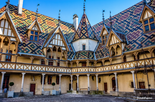 Hôtel-Dieu de Beaune (Gótico Francés)