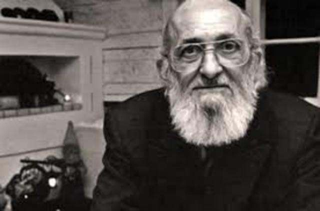 PAULO FREIRE