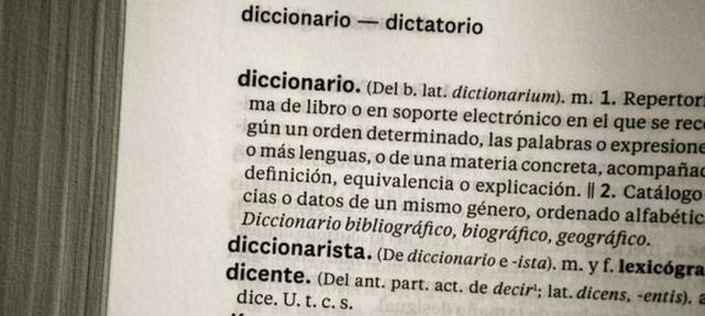 diccionario o enciclopedia...