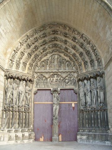 Pórtico oeste de la catedral de Laon.