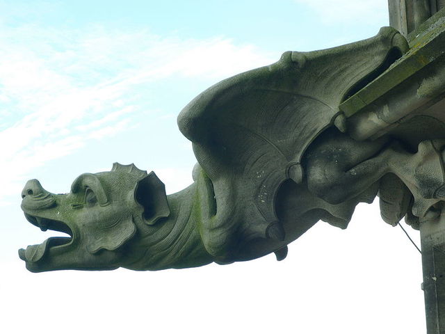 Gárgola en la catedral de Ulm.