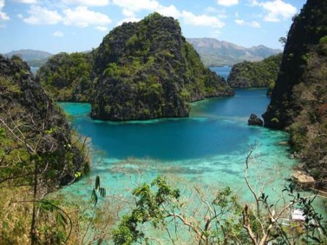 Se Descubren las Islas Filipinas en el Sureste Asiático por Fernando de Magallanes