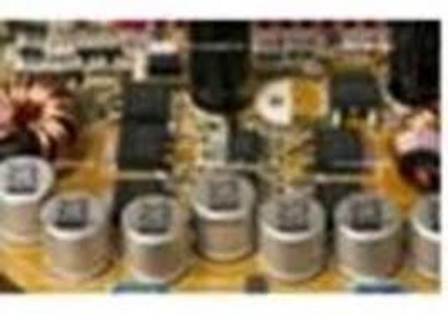 SEGUNDA GENERACIÓN DE COMPUTADORAS USAN TRANSISTORES