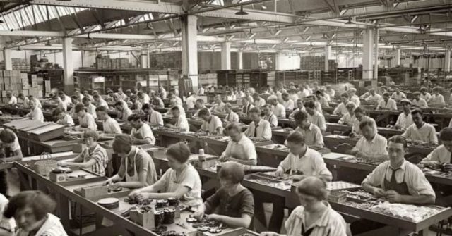 "Cambios politicos y economicos en el siglo XVIII"