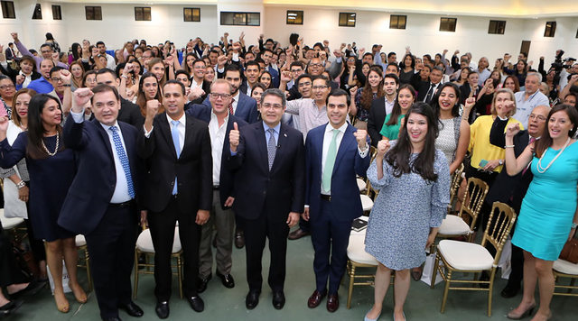 120 jóvenes estudiarán postgrados en el extranjero con becas de Honduras 20/20