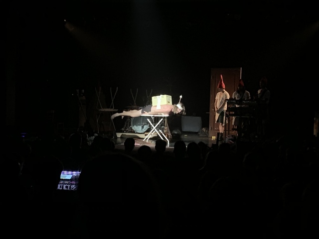 voorstelling kuikens van beton CAP2