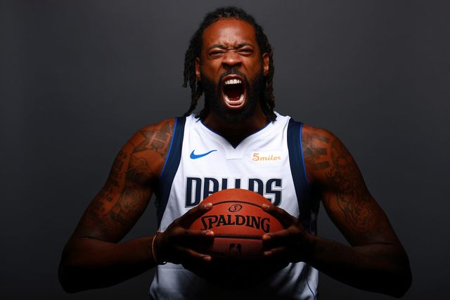 Mavs sign Deandre Jordan