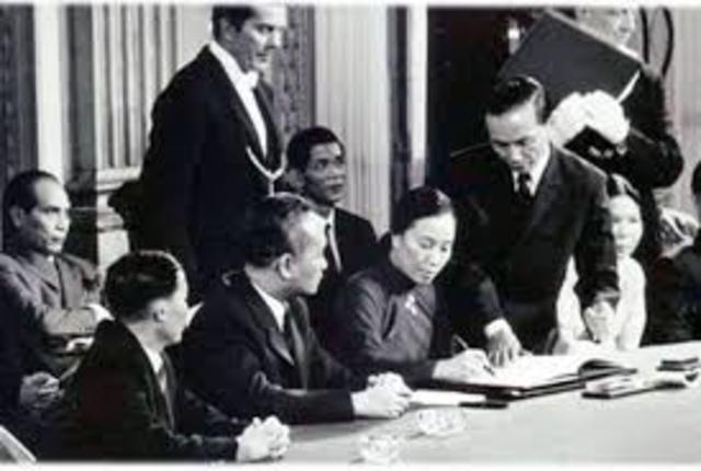 Se firma el Tratado de Paz sobre Vietnam en París. Fin de la intervención norteamericana, aunque la guerra continua.