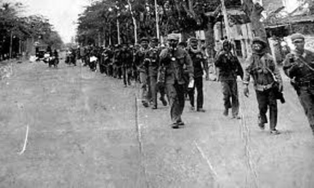 Tropas vietnamitas invaden Camboya y derrocan el régimen de los Khmers Rojos