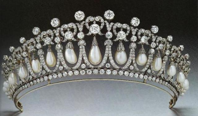 Tiara of the Lovers of Cambridge