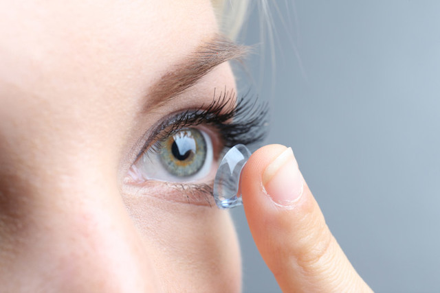 First contact lenses developed