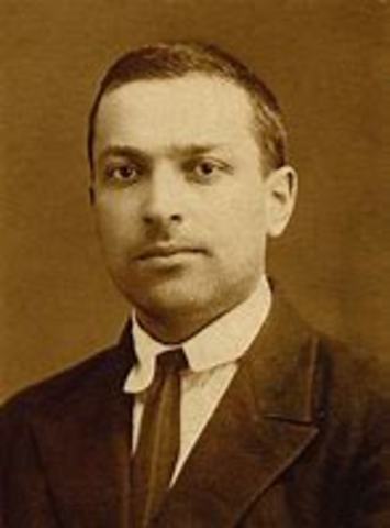 LEV SEMYNOVICH VIGOTSKY
