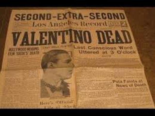 Rudolph Valentino Dies