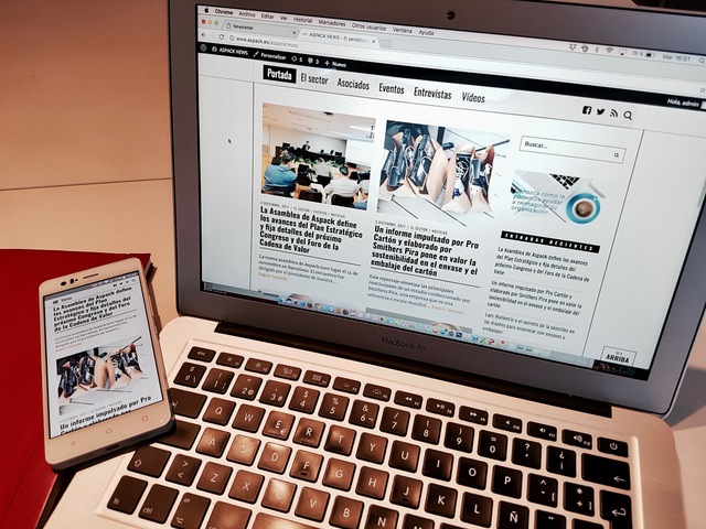 Invención del periódico digital