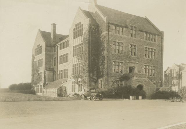 Connecticut College for Women founded at New London.