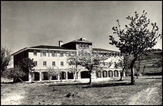 Casas a medio camino