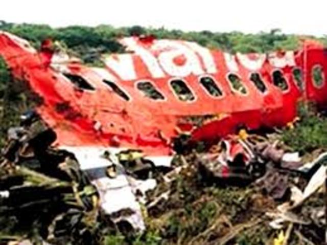 Explota avion de avianca