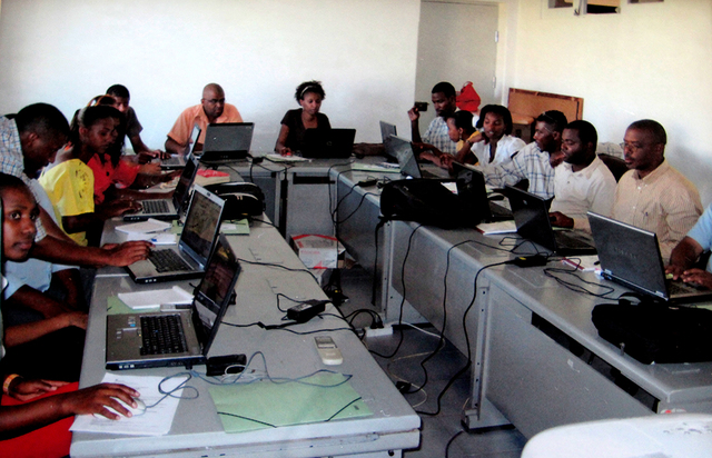 Entrada da Inforpress na internet e as primeiras diligências para a implementação da multimédia.