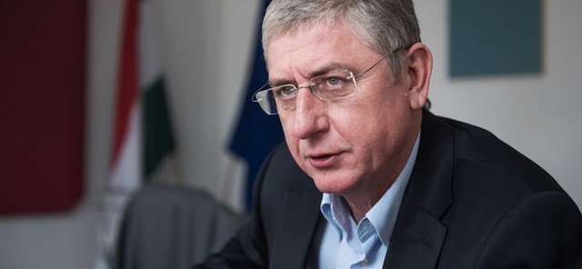 Gyurcsány Ferenc lemond a miniszterelnöki címről