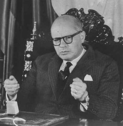 CARLOS LLERAS RESTREPO