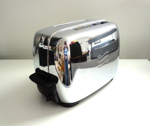 Se inventa la tostadora eléctrica