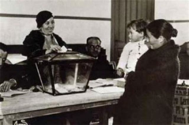 Se promulga la ley de derechos civiles que habilita a que los afrodescendientes voten