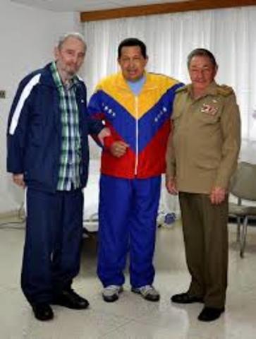 Chávez anuncia que regresa a Cuba para continuar un tratamiento contra el cáncer e insta al país a que vote por Nicolás Maduro