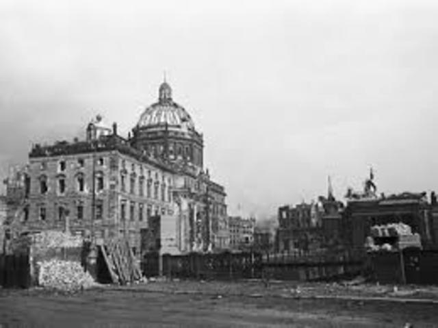 Sprengung der Ruine des Berliner Stadtschlosses