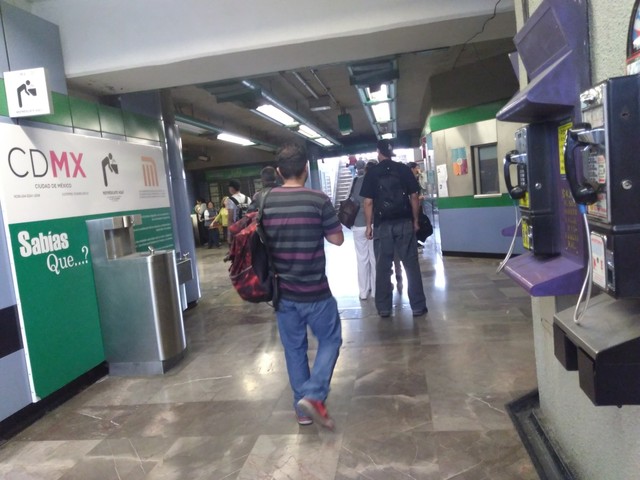 ENTRADA DEL METRO UAMI (TAQUILLAS)