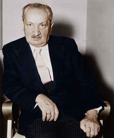 MARTIN HEIDEGGER