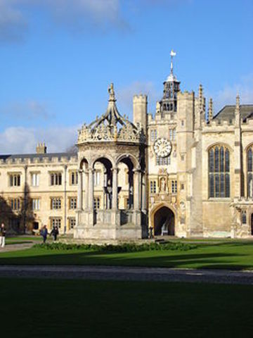 Ingresó en el Trinity College, Cambridge.