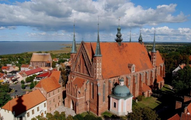 Fue nombrado canónigo en la catedral de Frauenburg.
