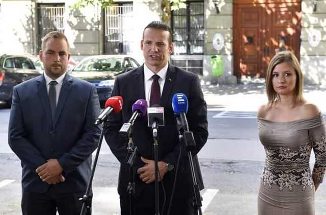 A párt bejegyzésének indítványozása a törvényszéken