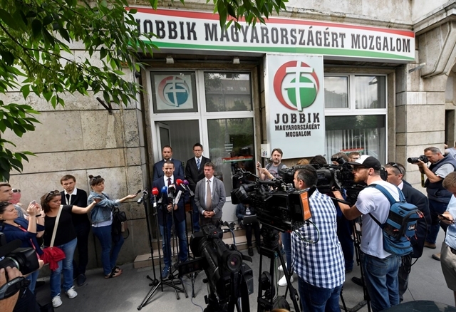 Torockai László bejelnti, hogy Mi Magunk néven platformot alapít a Jobbikon belül