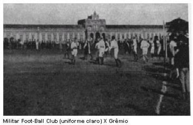 Primeira partida de Futebol em Porto Alegre - em frente ao Colégio Militar