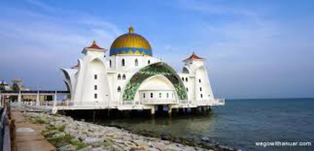 Malacca is Founded