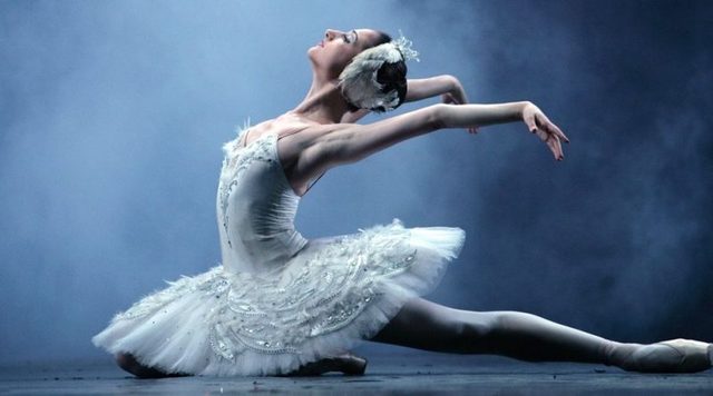" El Lago de los Cisnes" de Marius Petipa