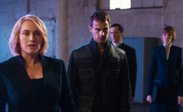 Tris breaks Four out of his mind-control