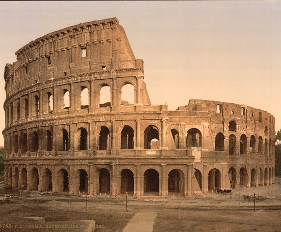 El Coliseo, construido por el emperador Vespasiano, se abre al público