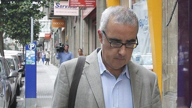 Alfonso Basterra Camporro, un periodista bilbaíno asentado en Santiago