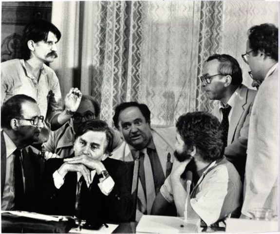 Ellenzéki kerekasztal megalakulása