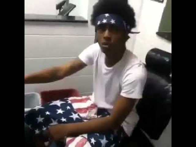 A los 17 AÑOS  se hiso su primer tatuaje