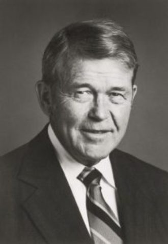 Nacimiento de Bill Hewlett