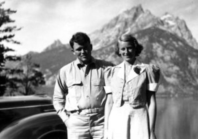 Se casó con Flora Lamson