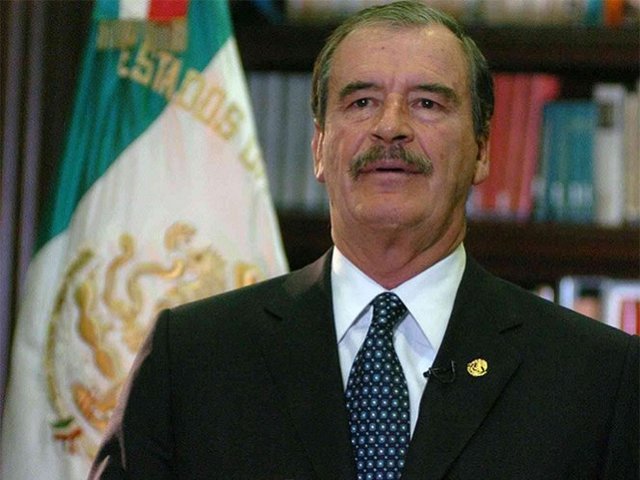 Vicente Fox, Implementó un plan especial de ayuda económica a personas de la tercera edad de bajos recursos económicos.
