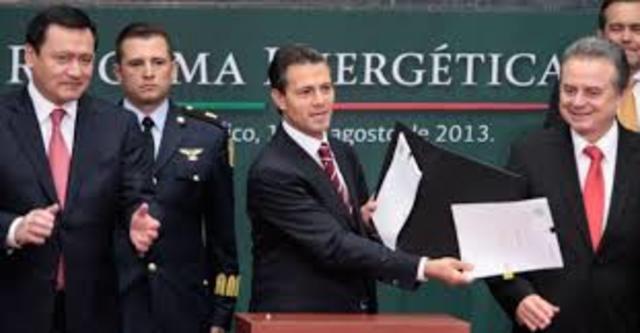 La Reforma Energética es aprobada por el Senado de la República.