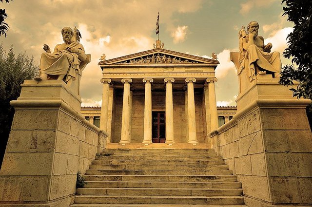 Platón funda la Academia de Atenas.