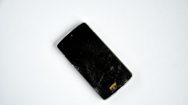 L’any que els teus pares van tenir el primer telèfon mòbil.