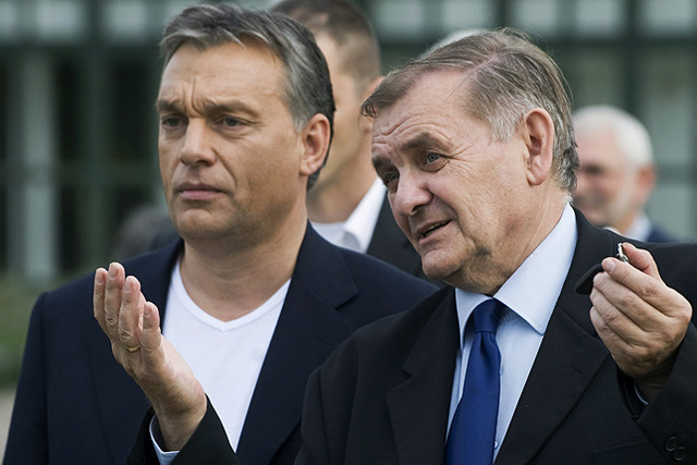 Lezsák Sándor kizárása